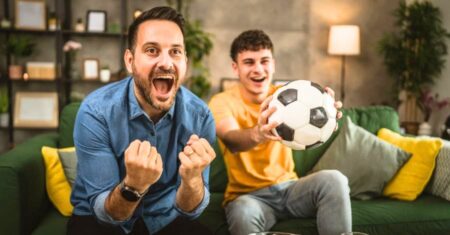 Futebol no streaming: filmes e séries que dominam as telas em época de Copa